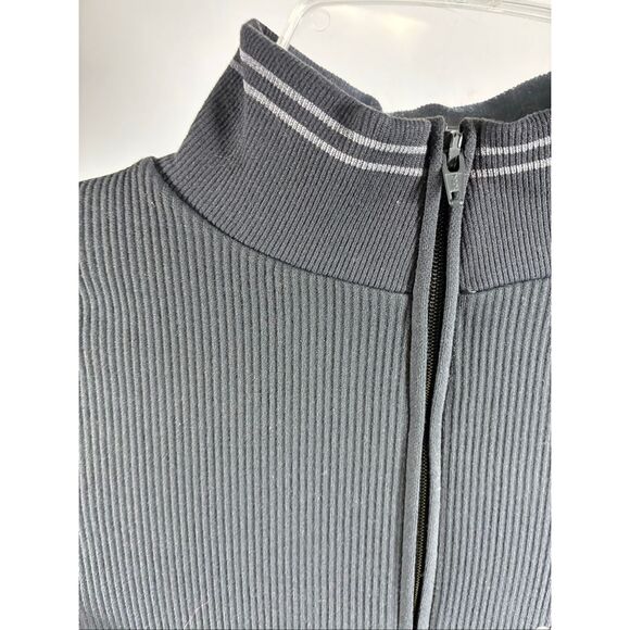 SKIMS Nike NWT Ribbed Seamless Cropped Full Zip Jacket in Obsidian Size XS - Picture 4 of 10